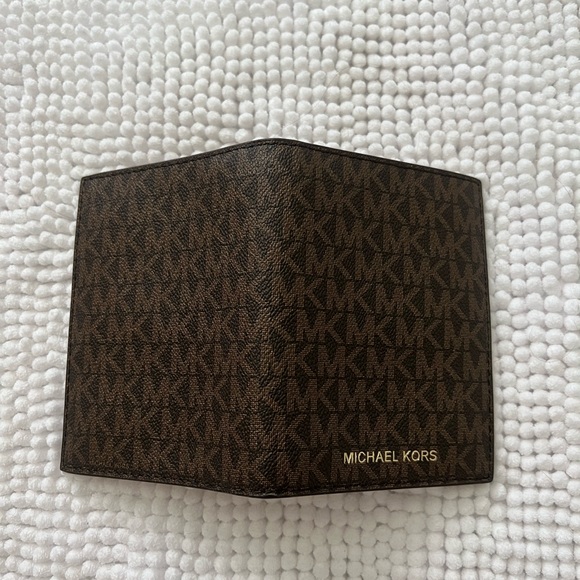 Michael Kors Logo Passport Wallet - Picture 2 of 3